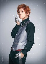 輝山立扮する陽日直獅。