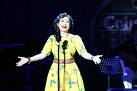 「『SIZUKO! QUEEN OF BOOGIE』～ハイヒールとつけまつげ～」より。