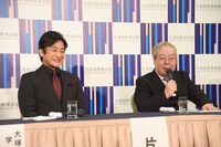 システィーナ歌舞伎「NOBUNAGA」製作発表より、左から片岡愛之助、水口一夫。