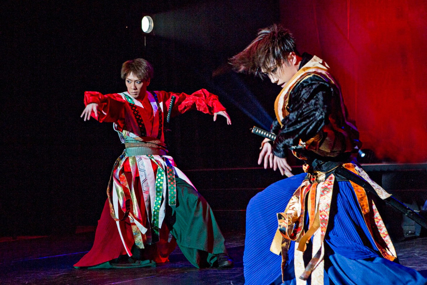 「劇団朱雀 復活公演」より。（撮影：橋本雅司）