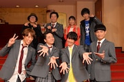 「放課後の厨房男子 リターンマッチは恋の味 篇」囲み取材より、前列左から越岡裕貴、福田悠太、辰巳雄大、松崎祐介(以上ふぉ~ゆ~)、後列左から小林顕作、前野朋哉、三倉茉奈、野澤祐樹(ジャニーズJr.)