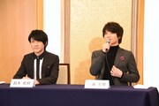 左から鈴木拡樹、三浦宏規。