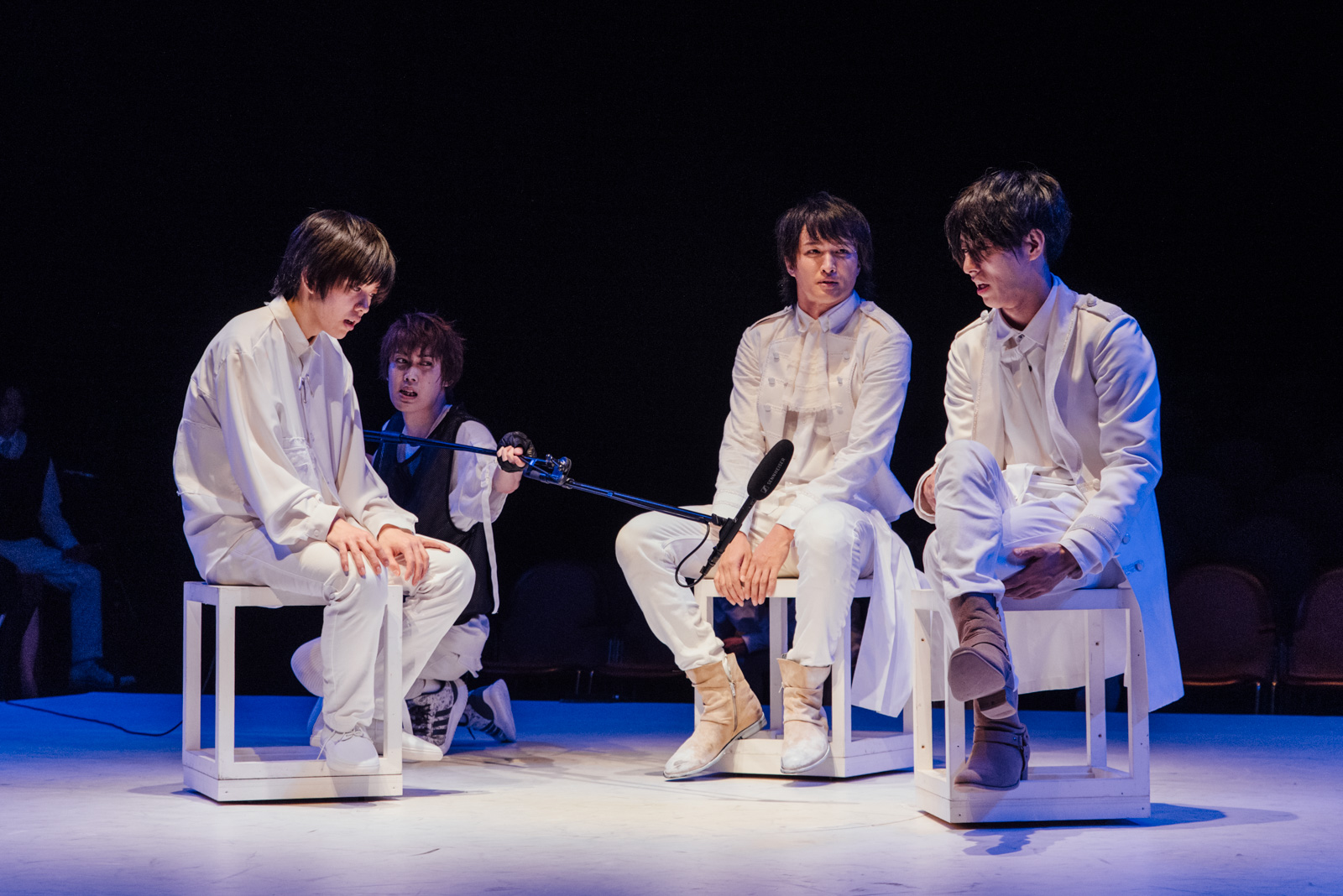 舞台「BIRTHDAY」より。