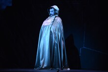 「スター・ウォーズ歌舞伎 -煉之介光刃三本-」より、市川海老蔵演じる皇海大陸琉空。