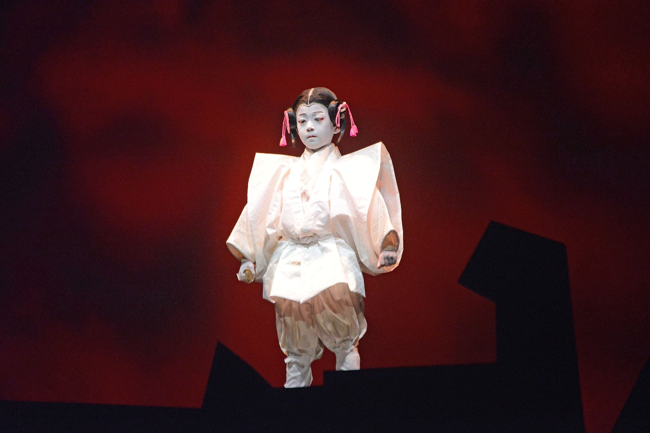 海老蔵がライトセーバー手に立廻り、一夜限りの「スター