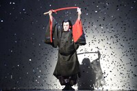 「スター・ウォーズ歌舞伎」より、市川海老蔵演じる魁煉之介。