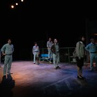 “電材屋”の喫煙所を覗き見る、小松台東「ツマガリク~ン」幕開け