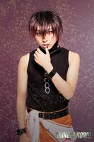 SHUN（BUZZ-ER）扮する鵜飼笑悟のビジュアル。