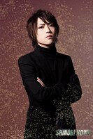 犬塚達人の扮装ビジュアル。