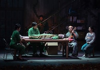 inseparable「変半身（かわりみ）」より（撮影：引地信彦）