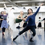 “鍵はクリスマスツリー”東京バレエ団が「くるみ割り人形」を新制作