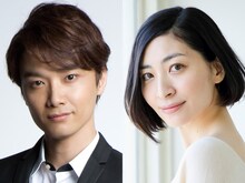 左から井上芳雄、坂本真綾。