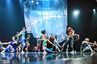 Baobab 第12回本公演「ジャングル・コンクリート・ジャングル」より。（photo by 石倉来輝）