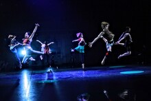 Baobab 第12回本公演「ジャングル・コンクリート・ジャングル」より。（photo by 石倉来輝）