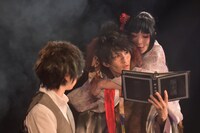 「本格文學朗読演劇 極上文學 第14弾『桜の森の満開の下』～孤独～」より。（撮影：鏡田伸幸）