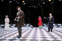 松本祐子が演出を手がけた、文学座附属演劇研究所研修科卒業発表会「十二夜」より。（撮影：飯田研紀）