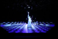 松本祐子が演出を手がけた、文学座附属演劇研究所研修科卒業発表会「十二夜」より。（撮影：飯田研紀）