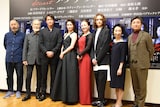 「メアリ・スチュアート」制作発表記者会の様子。左から森新太郎、藤木孝、吉田栄作、長谷川京子、シルビア・グラブ、三浦涼介、鷲尾真知子、山崎一。