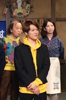 室龍太（中央）