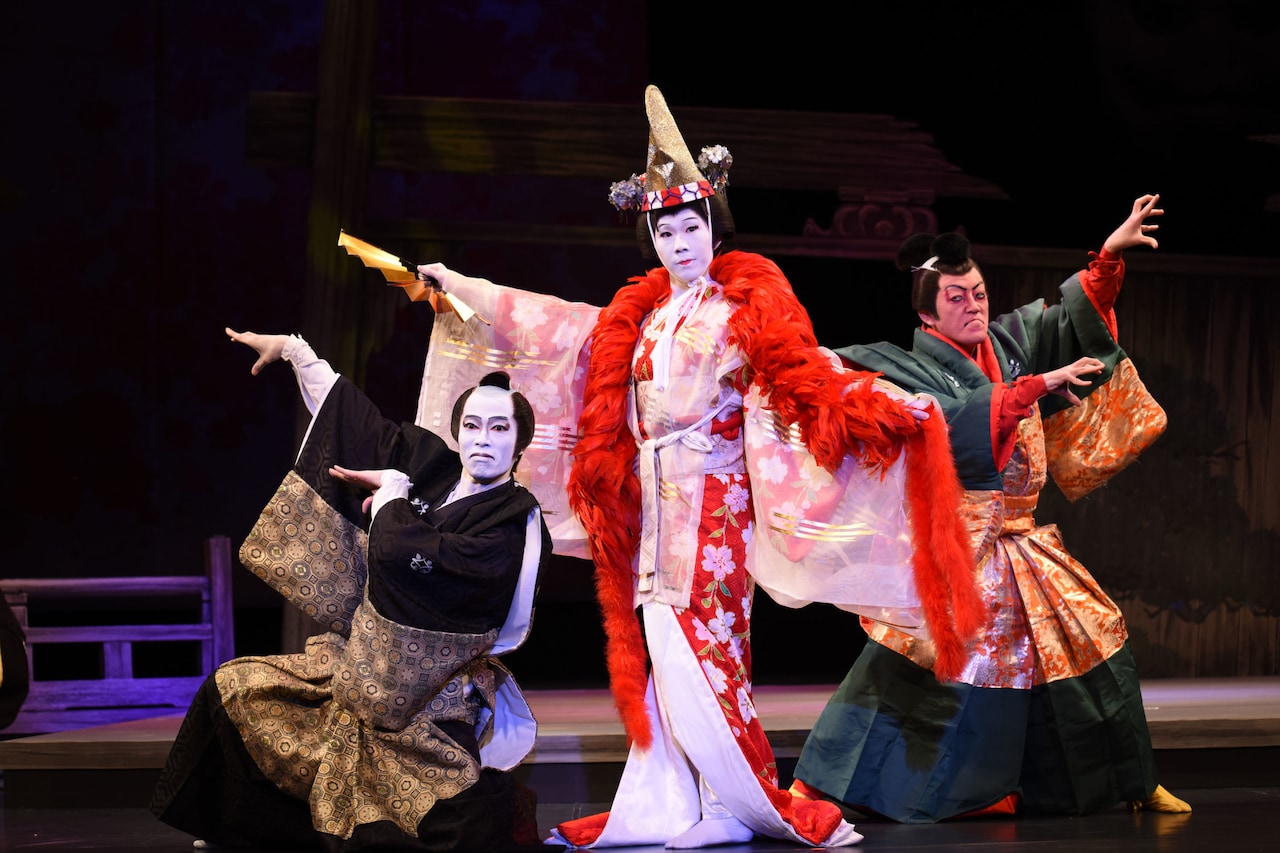 加納幸和率いる花組芝居が華々しく魅せる、「義経千本桜」開幕