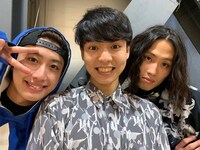 左からケート（マー・ミー・ムー）、原浩大（ナイトメアカオスドラゴン）、大石大祐（フルメタルマダム）。