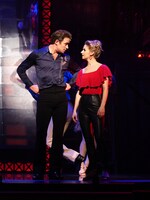 ミュージカル「サタデー・ナイト・フィーバー」より。（撮影：ヒダキトモコ）