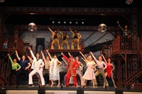 ミュージカル「サタデー・ナイト・フィーバー」フォトコールより。（撮影：ヒダキトモコ）