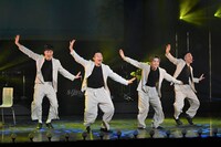 s**t kingz「メリーオドリマX'mas（メリー・オドリマ・クリスマス）」より。