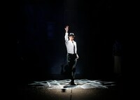 OSK日本歌劇団「天使の歌が聞こえる」より。