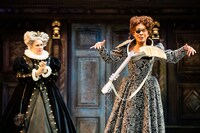 英国ロイヤル・シェイクスピア・カンパニー「じゃじゃ馬ならし」より。（Photo by Ikin Yum ）(c)RSC