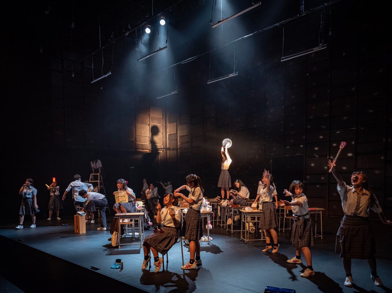 長谷川優貴×いわき総合高校の卒業公演「平面的な世界、断片的な部屋」が東京で