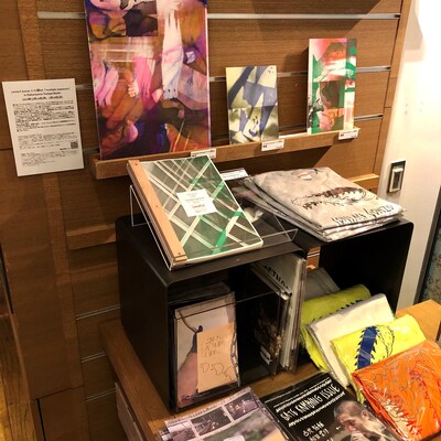 「contact Gonzo × FL田SH『multiple exposure』in Daikanyama Tsutaya Books」の様子。