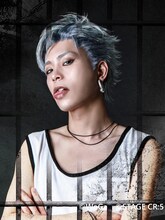 佐藤慎亮扮するイヴァン・フィオーレ。