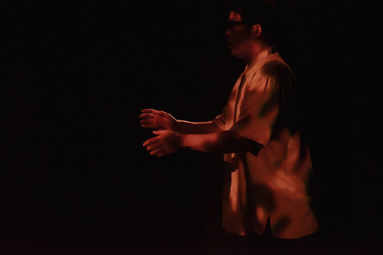 “不在”を浮かび上がらせ現代を映す、堀夏子演出「トウキョウノート」開幕