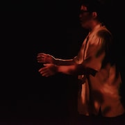 “不在”を浮かび上がらせ現代を映す、堀夏子演出「トウキョウノート」開幕