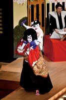 「絵本牛若丸」より。(c)松竹株式会社