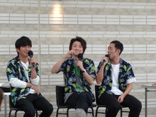 「Sky presents 藤原竜也のラジオ」公開収録の様子。左から溝端淳平、藤原竜也、中村勘九郎。