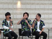 「Sky presents 藤原竜也のラジオ」公開収録の様子。左から溝端淳平、藤原竜也、中村勘九郎。