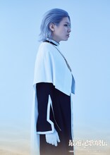 法月康平扮するヘイゼル＝グロース。