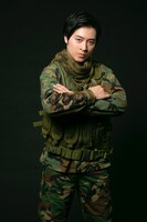 重友健治扮する鮫島英雄。