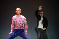 岡崎藝術座「+51 アビアシオン, サンボルハ」より。（Photo by Carlos Alvar）（c)The Japan Foundation