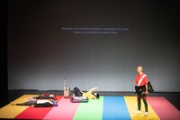 岡崎藝術座「+51 アビアシオン, サンボルハ」より。（Photo by Carlos Alvar）（c)The Japan Foundation