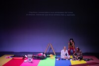 岡崎藝術座「+51 アビアシオン, サンボルハ」より。（Photo by Carlos Alvar）（c)The Japan Foundation