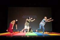 岡崎藝術座「+51 アビアシオン, サンボルハ」より。（Photo by Carlos Alvar）（c)The Japan Foundation