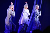 ミュージカル「シャボン玉とんだ 宇宙（ソラ）までとんだ」ゲネプロより。