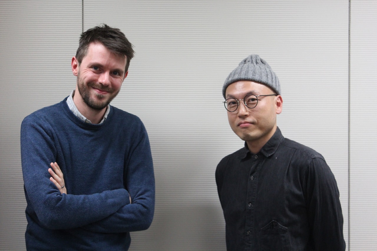 ロイヤルコート劇場の劇作家WSに前川知大が登場、英国劇作家と共感し合う