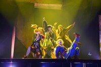 少年社中・東映プロデュース「モマの火星探検記」より。（撮影：金丸圭）