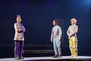 少年社中・東映プロデュース「モマの火星探検記」より。(撮影:金丸圭)