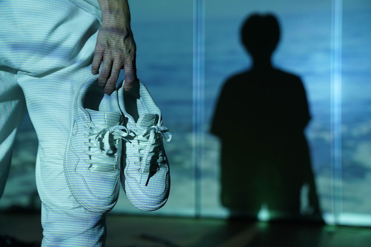 “もの”とジャグリングでつづる、Room Kids「Magnetic Sea」