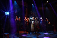 「Tabloid Revue『rumor～オルレアンの噂～』」より。（撮影：岩田えり）